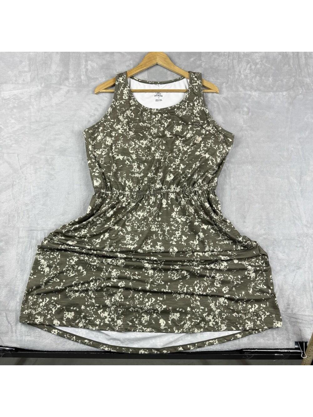 prAna Floral Print Athletic Dress Olive Green Sleeveless Size 1X Build in Bra